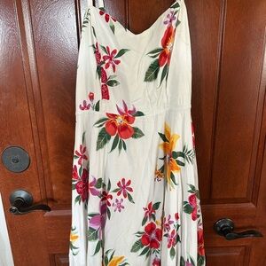 Old Navy Size Large Floral Print Sun dress. Adjustable straps.